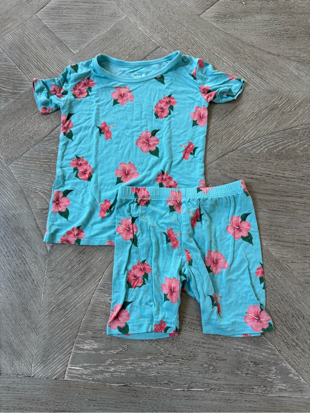Kyte Baby pajamas in hibiscus print